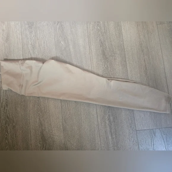 ALO Yoga Beige Leggings - Picture 2 of 9
